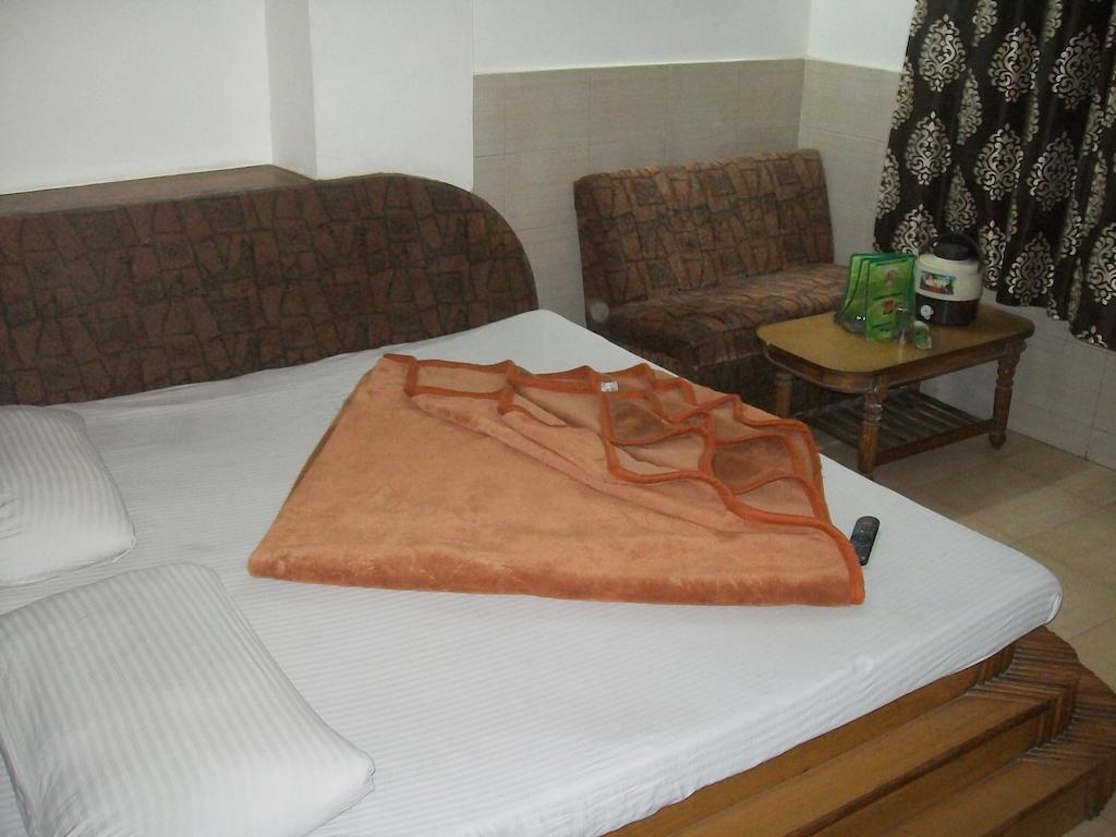 Hotel Milan Continental 델리 외부 사진